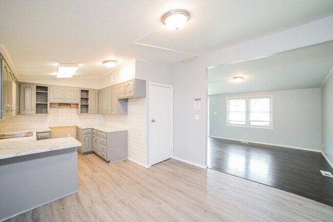 Building Photo - 8501 E 91 St