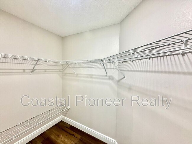 Building Photo - 8725 Huntfield St