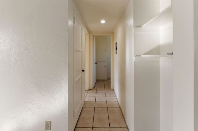 Building Photo - Charming 1-bedroom, 1-bath home in Tucsons most iconic neighborhood!