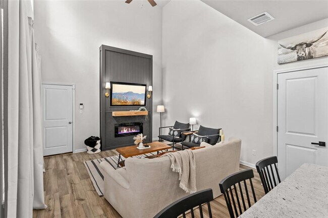 Building Photo - 376 Lost Mine Peak Ln