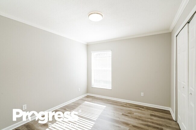 Building Photo - 9837 Violet Dr