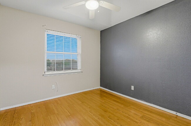 Building Photo - For Rent – 3 Bedroom, 2.5 Bath Home with Mountain Views & Refrigerated Air