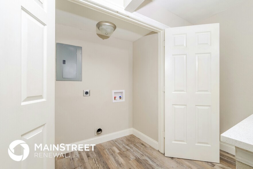 Building Photo - 1811 Mimosa Ave