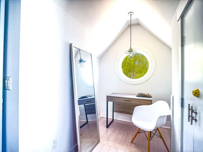 Building Photo - 15378 Holly Dr