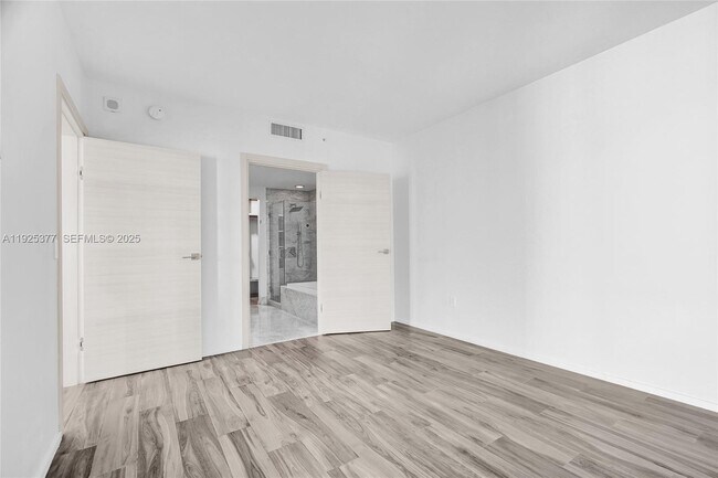 Building Photo - 801 S Miami Ave