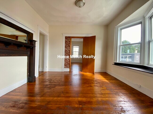 Building Photo - 14 Belknap St