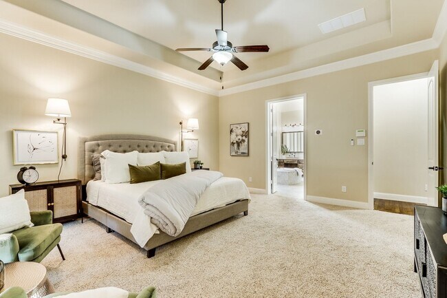 Building Photo - 12883 Possum Kingdom Dr