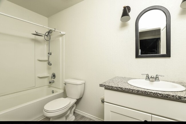 Building Photo - 3 bedroom located off Medina Base - About 5 miles from Lackland AFB