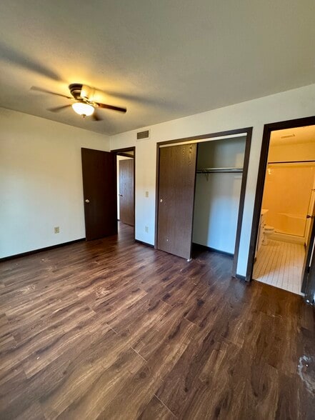 Building Photo - 1211 48th Ave