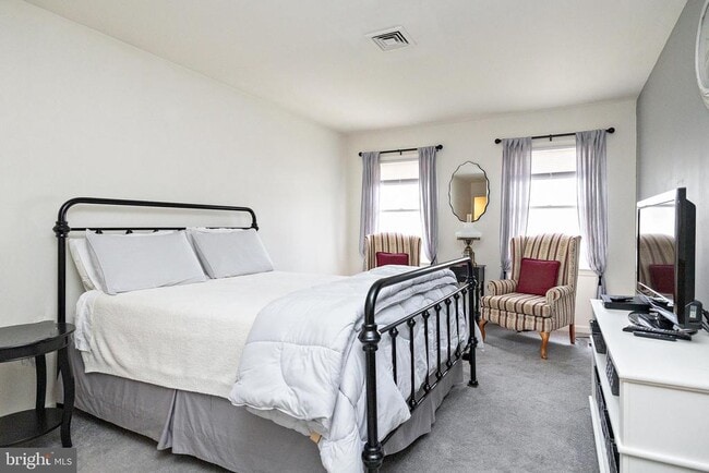 Building Photo - 937 Magnolia Rd