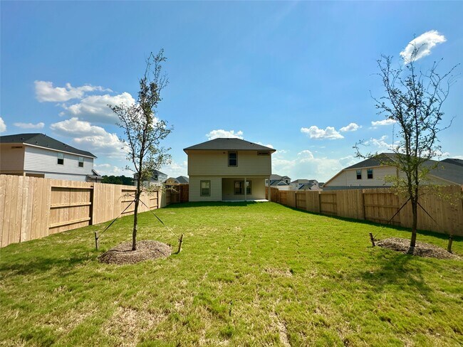 Building Photo - 12187 Ridge Top Dr