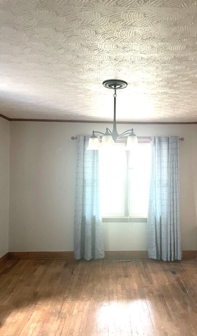 Building Photo - Five Bedroom Three Bath Home in Cross Lanes minutes from I-64 For Quick Access to Charleston and/...