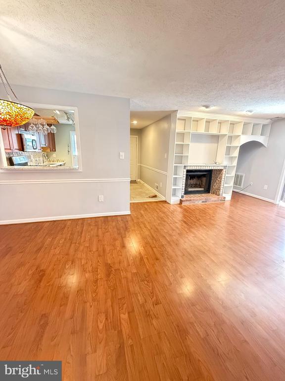 Building Photo - 10002 Oakton Terrace Rd