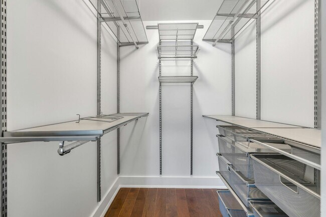 Building Photo - 100 Eton Row