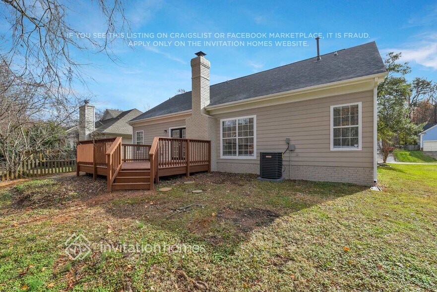 Building Photo - 7030 Daerwood Pl