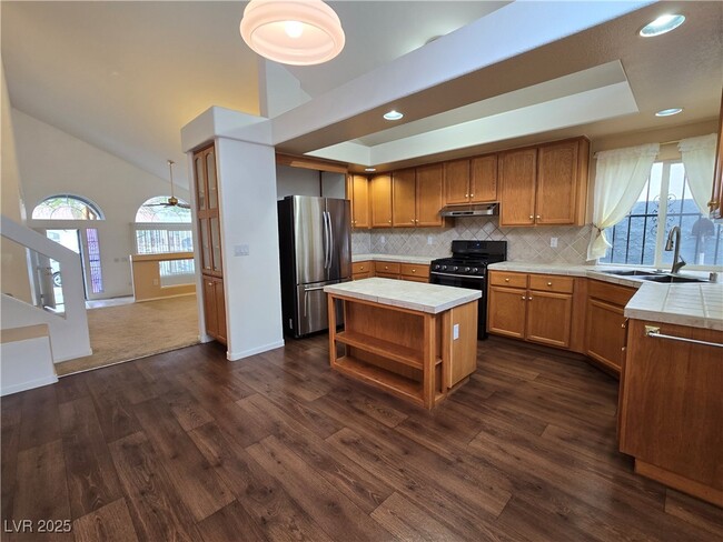 Building Photo - 10140 Heron Island Ave