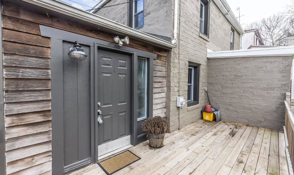 Deck - 19 Birch St