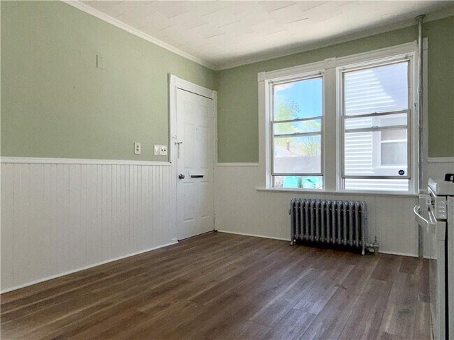 Building Photo - 550 Winter St