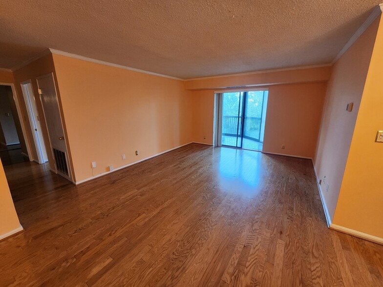 Living room - 5901 Mt Eagle Dr