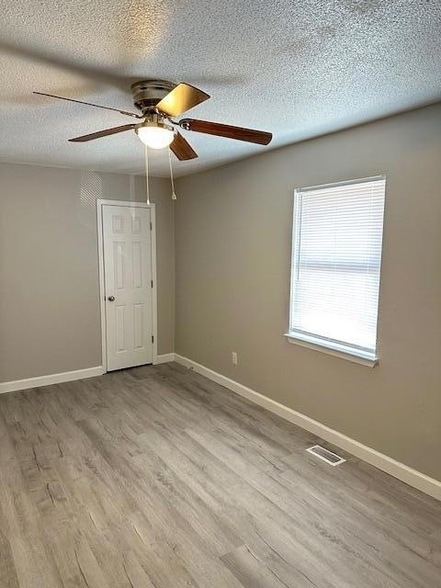 Building Photo - 4100 N Ocoee St