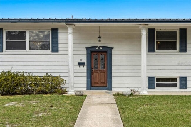 Building Photo - 521 Brookside Cir