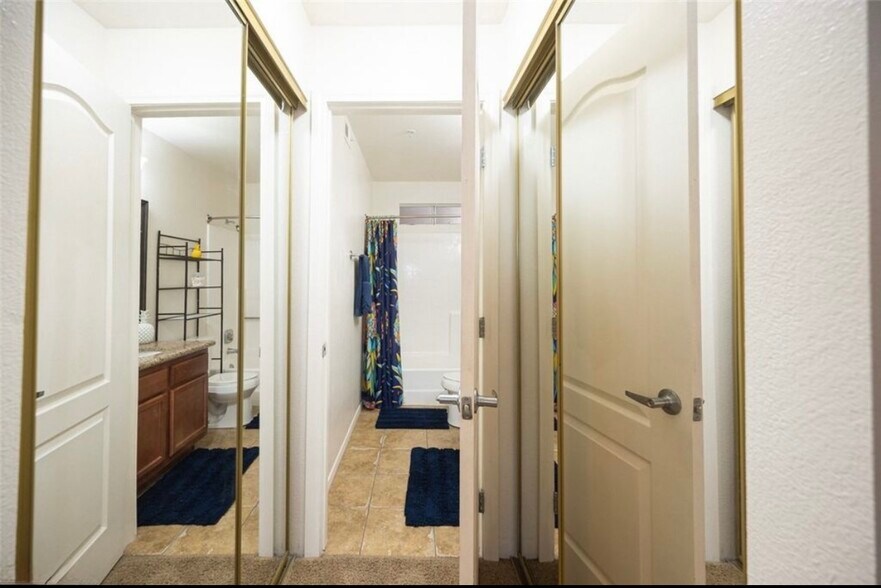 Building Photo - 2110 Sealion Dr