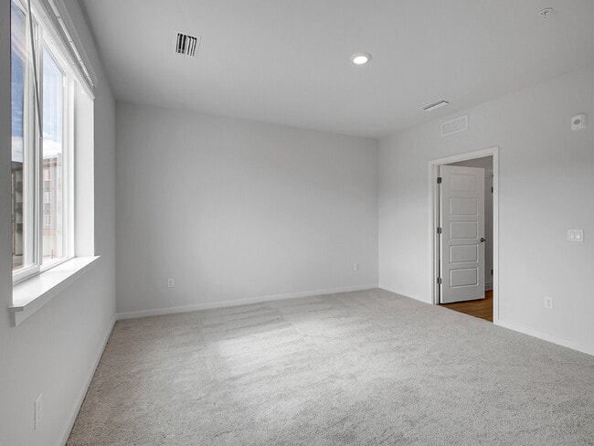 Building Photo - $2,195 - 2 Bed, 2 Bath Condo in Broomfield...