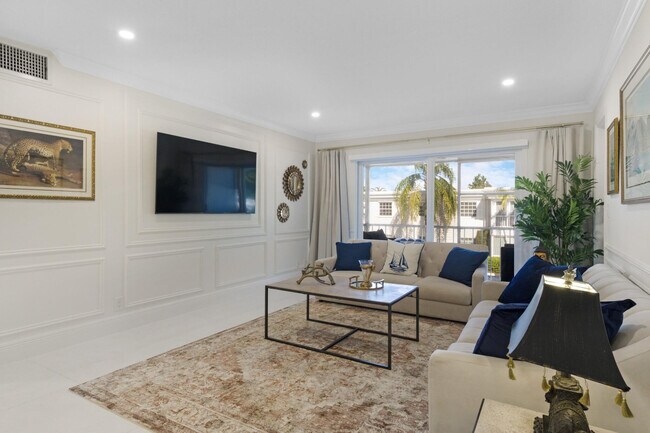 Building Photo - 6213 Bay Club Dr