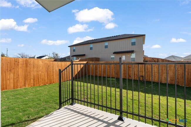Building Photo - 106 Levi Court