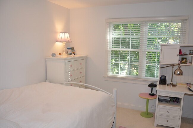 Building Photo - 27 Mellon Rd