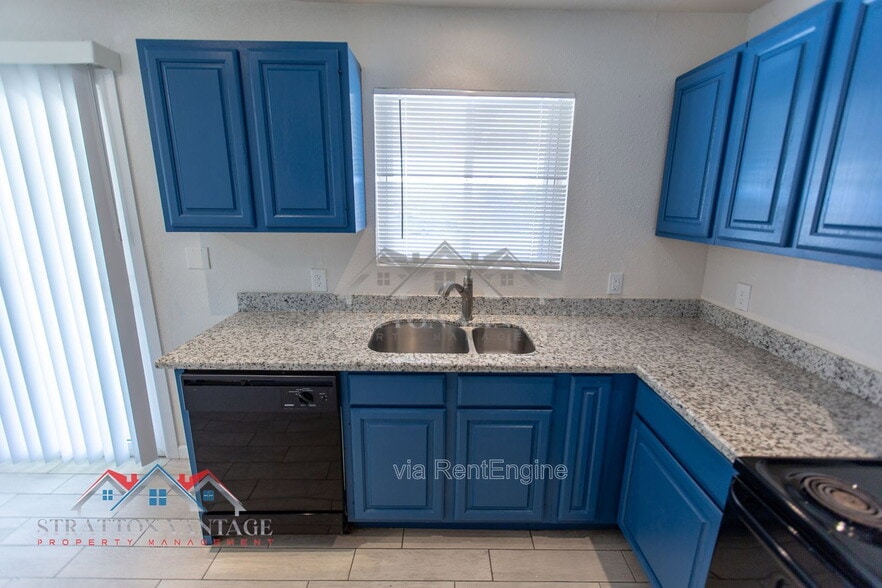 Building Photo - 11033 N Geronimo Dr