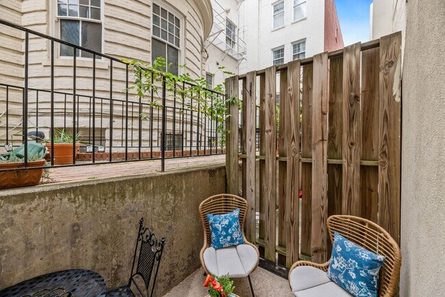 Building Photo - Kalorama Two Bedroom Duplex on Quiet Street! Private Patio/Decorative Fireplace & More!