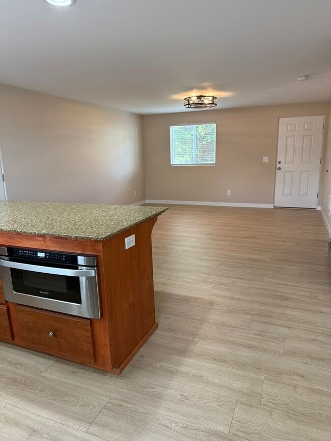 Building Photo - 870 Spurlock St