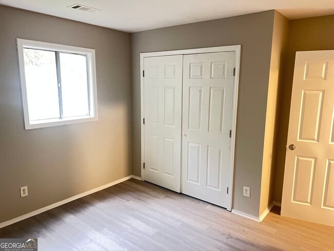 Building Photo - 1259 Pineglen Dr
