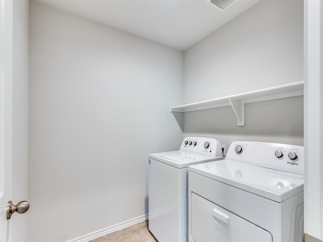 Building Photo - 528 Bronze Cir W