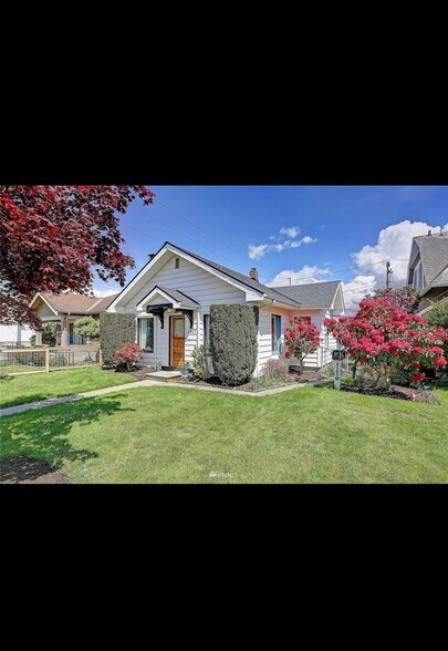 Front house - 2503 Lombard Ave