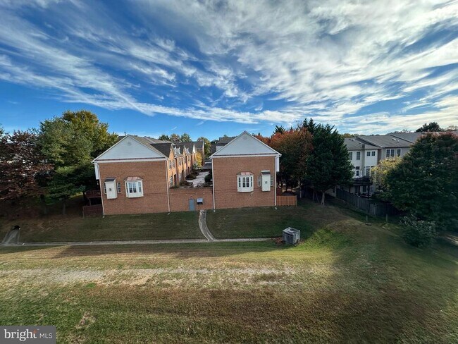 Building Photo - 3697 Ambrose Hills Rd