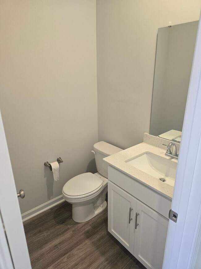 Building Photo - Just Built 3 bed 2.5 bath house in Pinecrest Subdivision