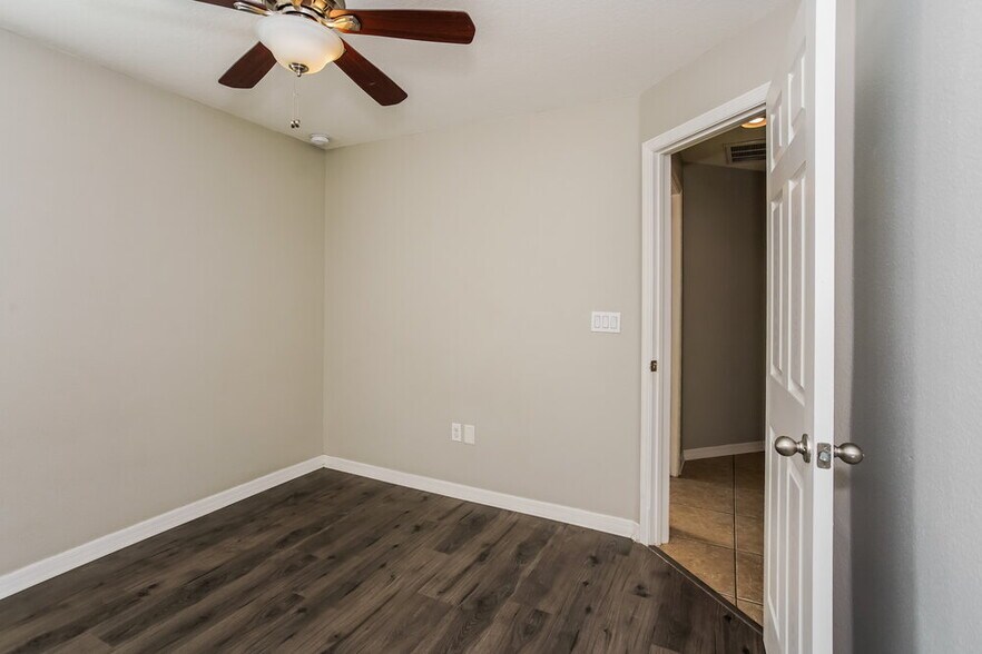Building Photo - 7603 Forest Mere Dr