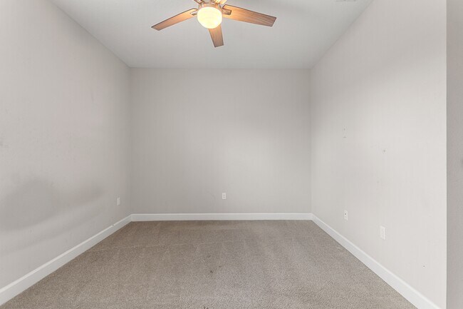 Building Photo - 1125 Victoria Hills Dr S