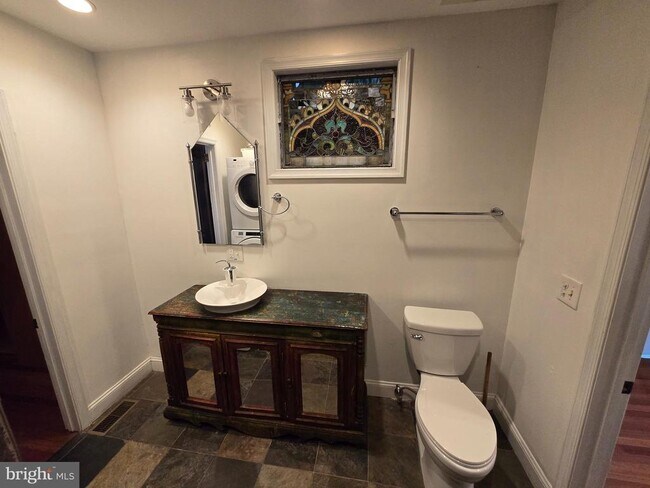 Building Photo - 3849 Terrace St