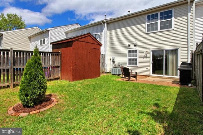 Building Photo - 8607 Woodhue Ct