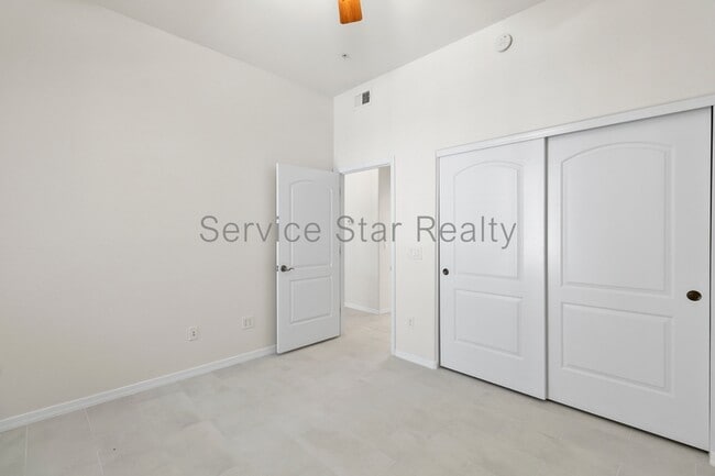 Building Photo - 11000 N 77th Pl