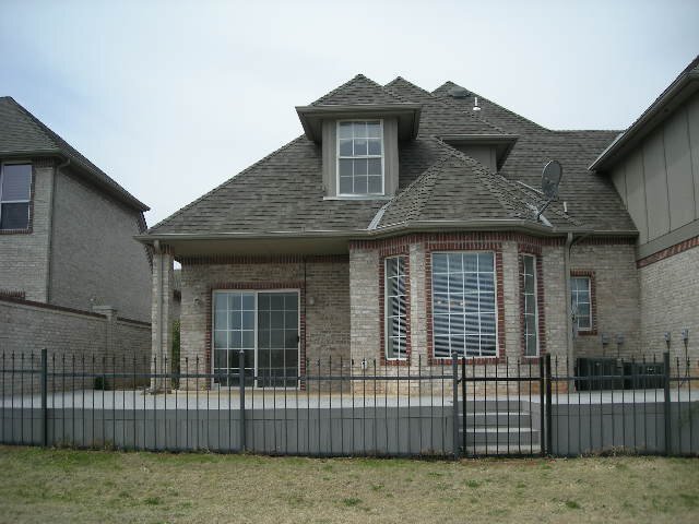Primary Photo - 219 Boulevard Du Lac