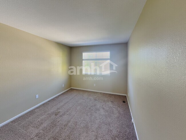 Building Photo - 22414 Quail Run Ln