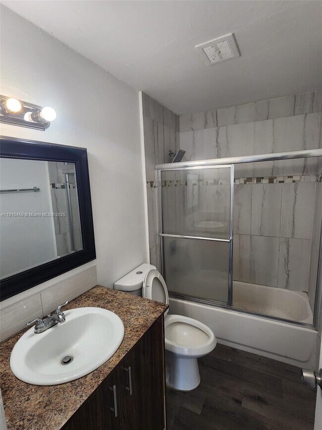 Building Photo - 4117 Woodside Dr