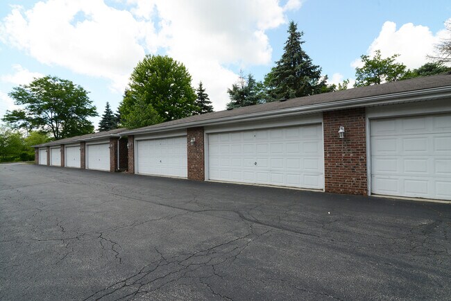Building Photo - 881 N Swift Rd