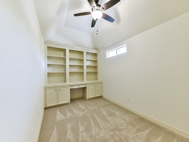 Building Photo - 166 E Capstone Cir