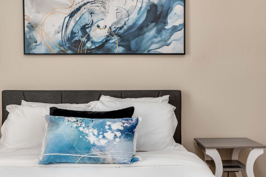 Building Photo - 7825 Somersworth Dr