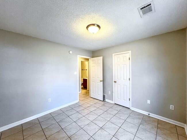 Building Photo - 1821 Central Trails Dr